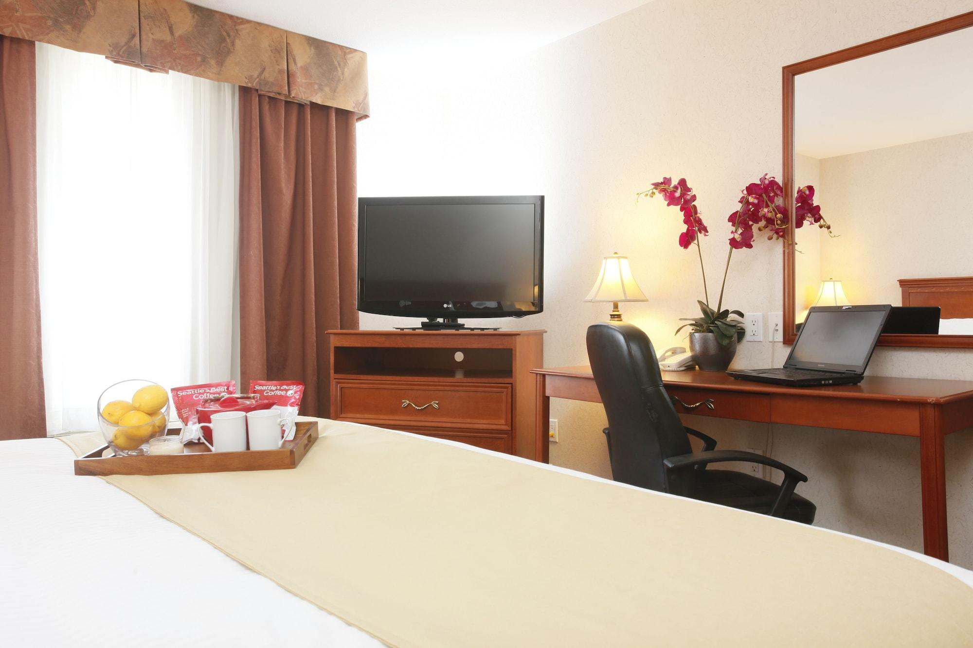 Stonebridge Hotel Довсон-Крік Екстер'єр фото
