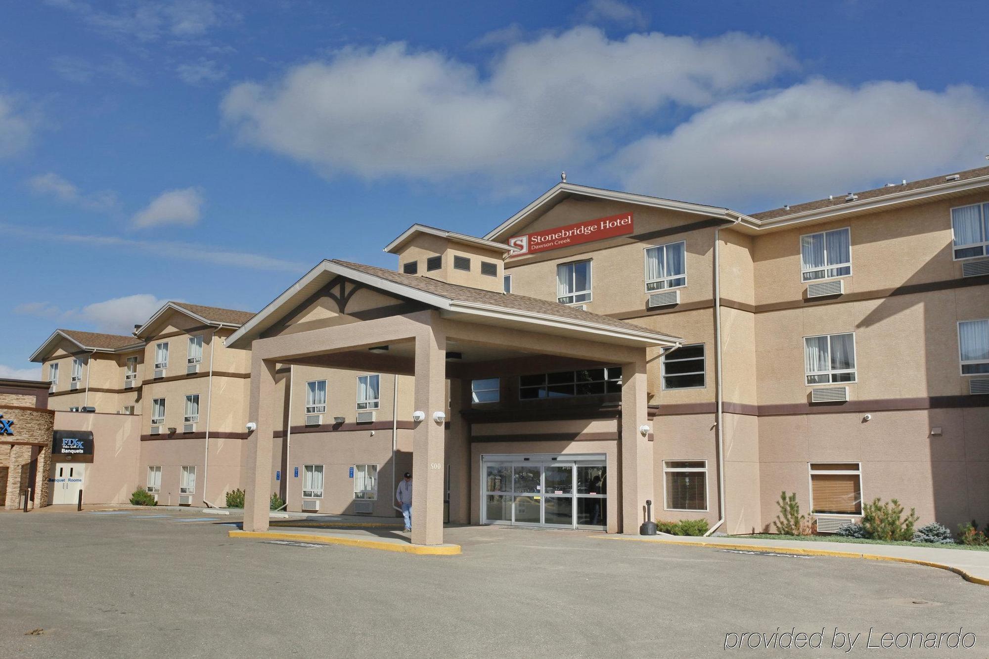 Stonebridge Hotel Довсон-Крік Екстер'єр фото