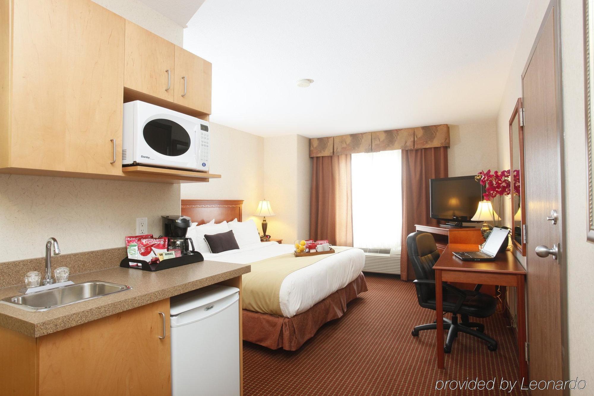 Stonebridge Hotel Довсон-Крік Екстер'єр фото