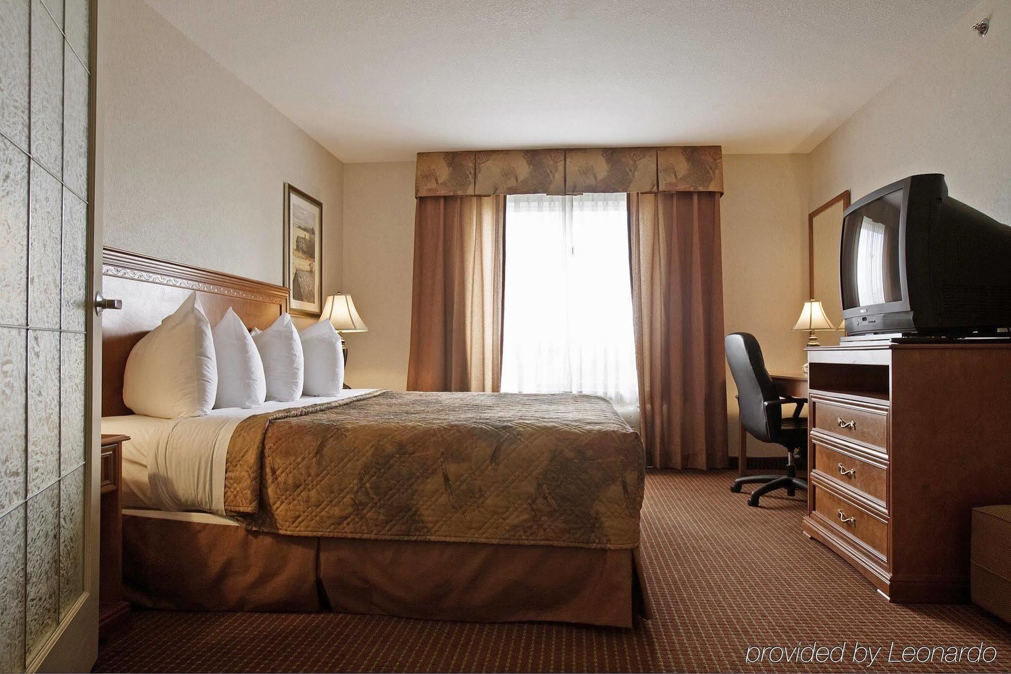 Stonebridge Hotel Довсон-Крік Номер фото